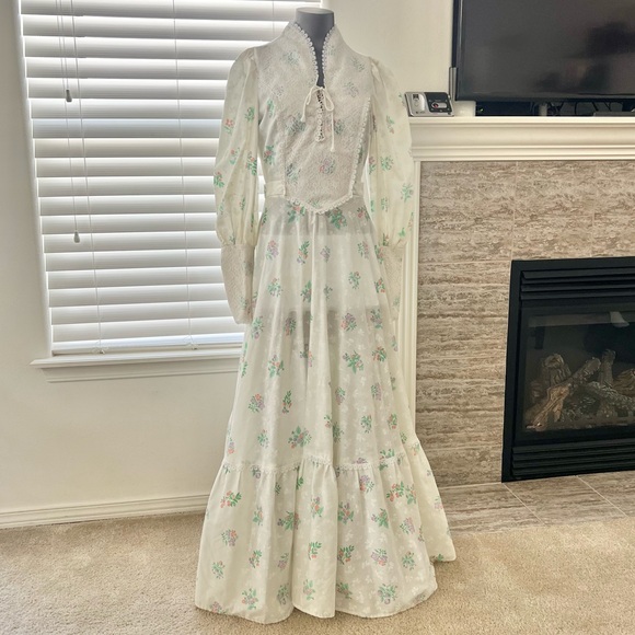 Vintage Dresses & Skirts - Vintage 1970’s Hippy Prairie Gunne Sax Style Long Sleeve Lace Maxi Dress